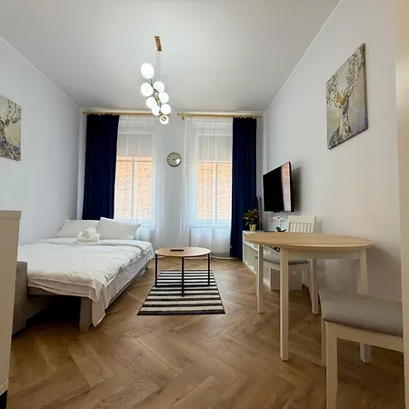 Pradzynskiego Downtown By Bookinghost Apartman